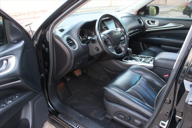 Photo of 2017 Black Obsidian INFINITI QX60