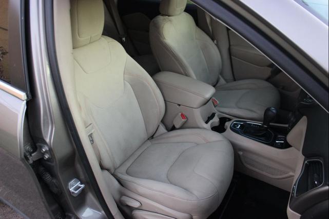 Photo of 2019 Gray Jeep Cherokee