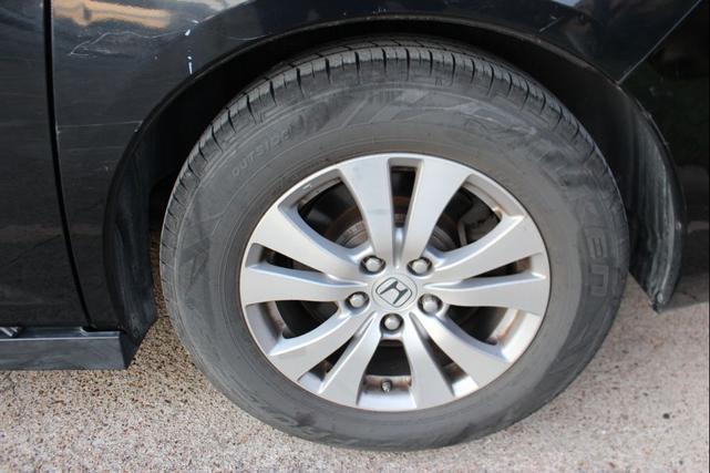 Photo of 2016 Crystal Black Pearl Honda Odyssey