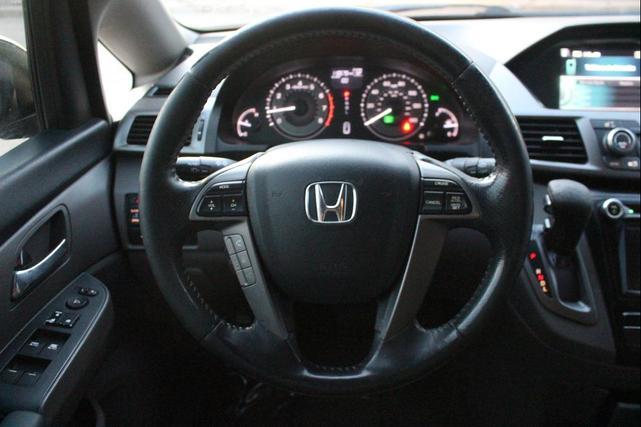Photo of 2016 Crystal Black Pearl Honda Odyssey