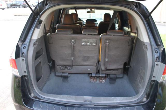 Photo of 2016 Crystal Black Pearl Honda Odyssey