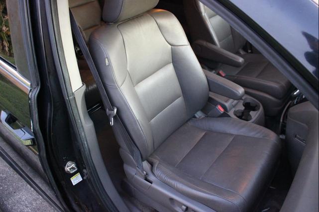 Photo of 2016 Crystal Black Pearl Honda Odyssey