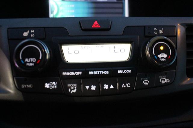 Photo of 2016 Crystal Black Pearl Honda Odyssey