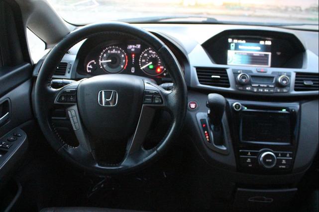 Photo of 2016 Crystal Black Pearl Honda Odyssey