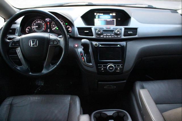 Photo of 2016 Crystal Black Pearl Honda Odyssey