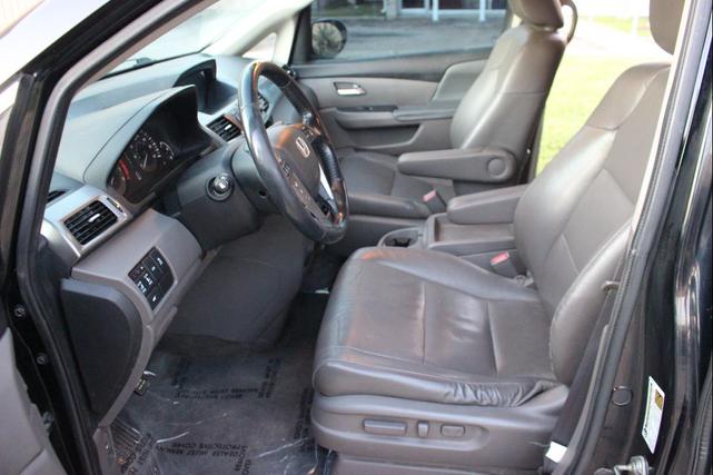 Photo of 2016 Crystal Black Pearl Honda Odyssey