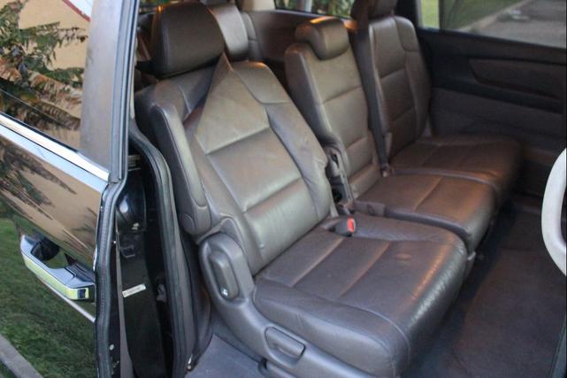Photo of 2016 Crystal Black Pearl Honda Odyssey
