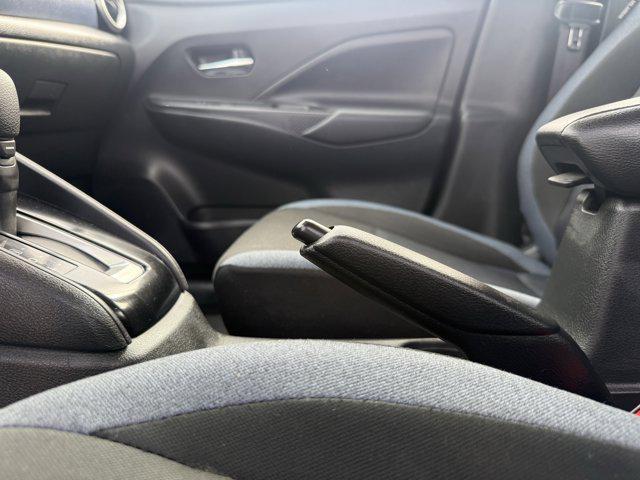 Photo of 2024 Brilliant Silver Metallic Nissan Versa