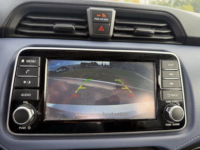 Photo of 2024 Brilliant Silver Metallic Nissan Versa