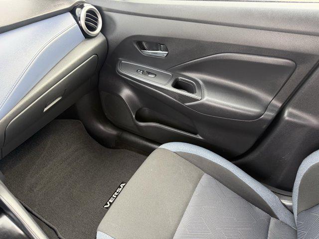 Photo of 2024 Brilliant Silver Metallic Nissan Versa