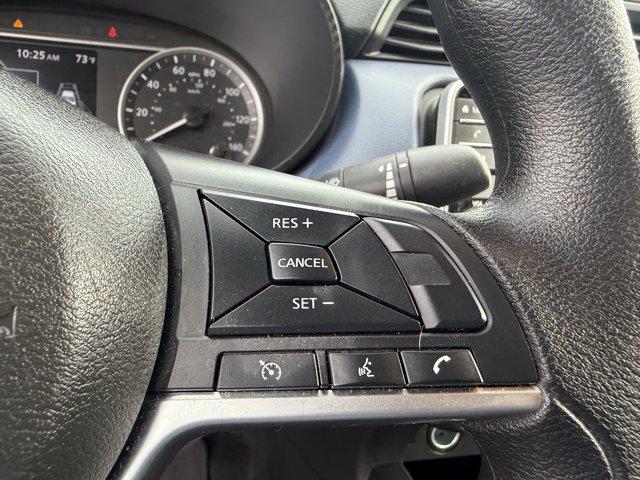 Photo of 2024 Brilliant Silver Metallic Nissan Versa