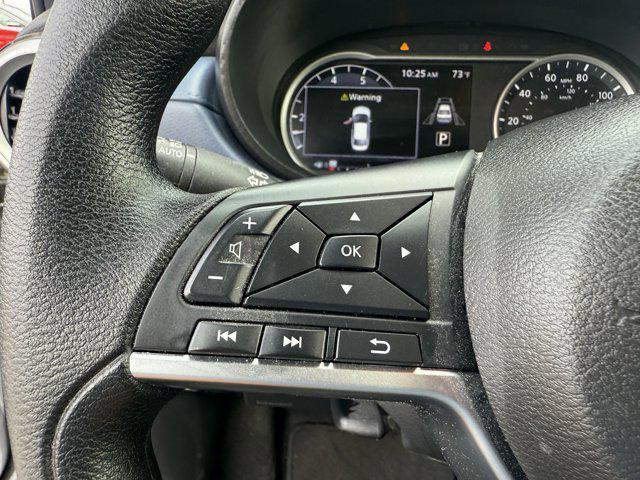Photo of 2024 Brilliant Silver Metallic Nissan Versa