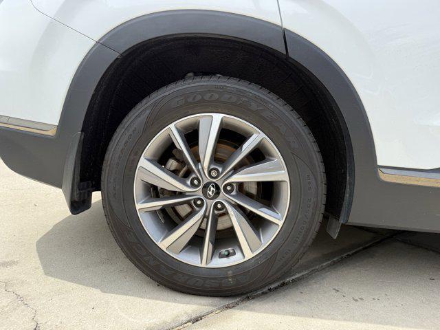 Photo of 2020 Quartz White Hyundai SANTA FE