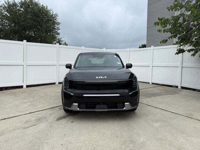 Photo of 2026 Ebony Black Kia EV9