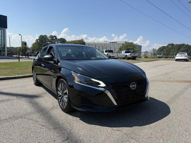 Photo of 2024 Super Black Nissan Altima
