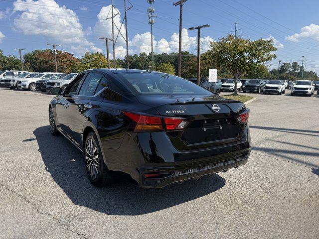 Photo of 2024 Super Black Nissan Altima