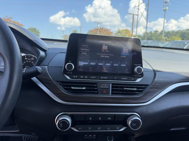 Photo of 2024 Super Black Nissan Altima