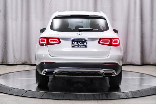 Photo of 2022 Polar White Mercedes-Benz GLC 300