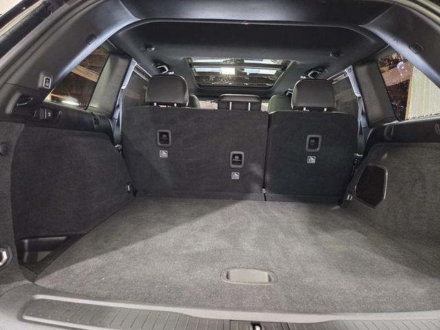 Photo of 2022 Metallic Jeep Grand Cherokee
