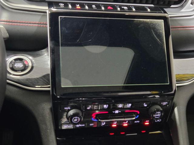 Photo of 2022 Metallic Jeep Grand Cherokee