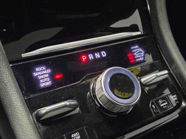 Photo of 2022 Metallic Jeep Grand Cherokee