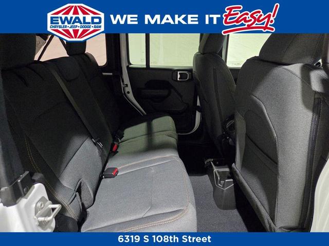 Photo of 2025 Bright White Clearcoat Jeep Wrangler