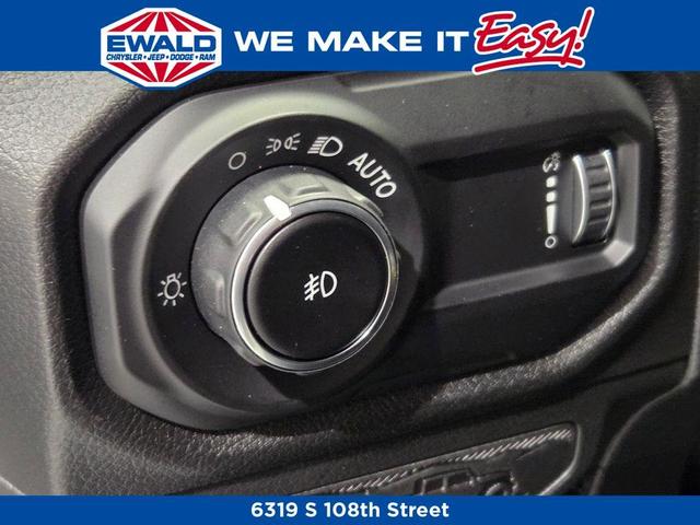 Photo of 2025 Bright White Clearcoat Jeep Wrangler