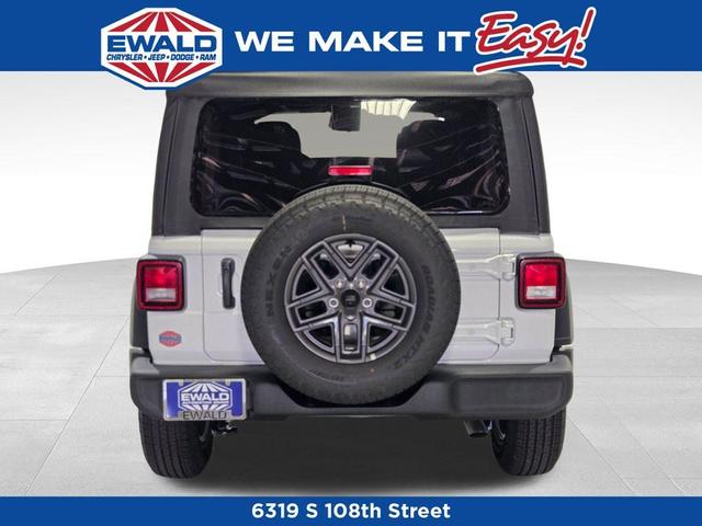 Photo of 2025 Bright White Clearcoat Jeep Wrangler