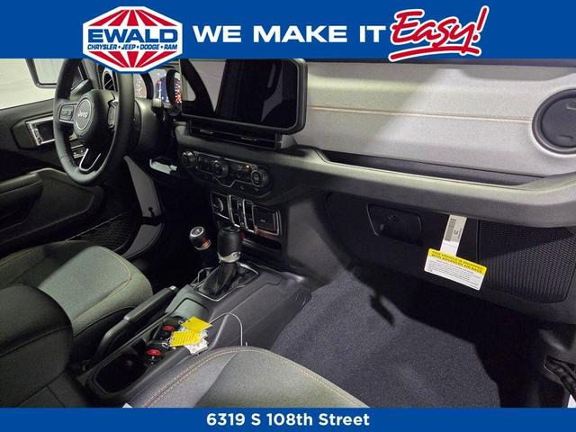 Photo of 2025 Bright White Clearcoat Jeep Wrangler