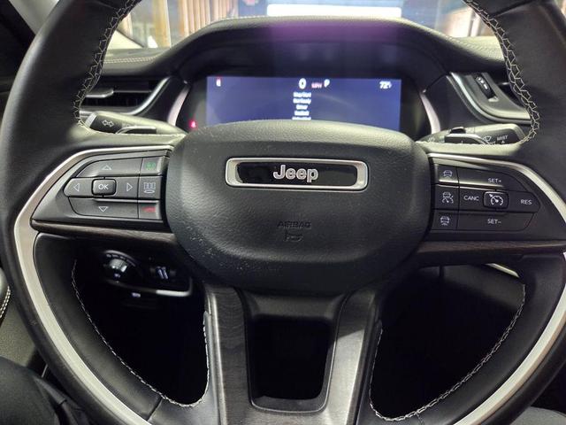 Photo of 2021 Silver Zynith Jeep Grand Cherokee L