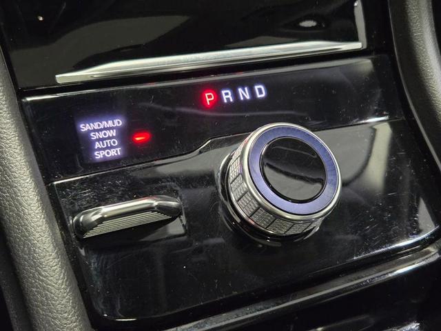 Photo of 2021 Silver Zynith Jeep Grand Cherokee L