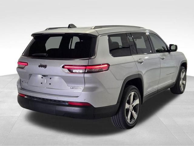 Photo of 2021 Silver Zynith Jeep Grand Cherokee L