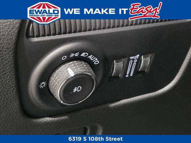 Photo of 2025 Velvet Red Pearlcoat Jeep Wagoneer