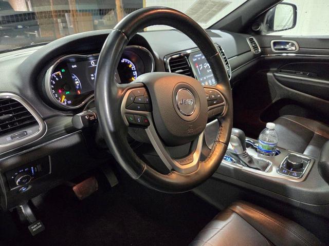 Photo of 2020 Granite Crystal Clearcoat Metallic Jeep Grand Cherokee