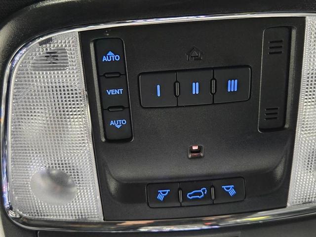 Photo of 2020 Granite Crystal Clearcoat Metallic Jeep Grand Cherokee