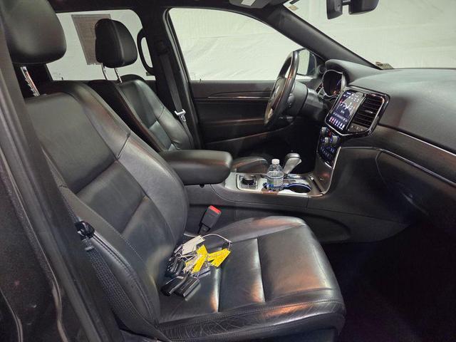 Photo of 2020 Granite Crystal Clearcoat Metallic Jeep Grand Cherokee