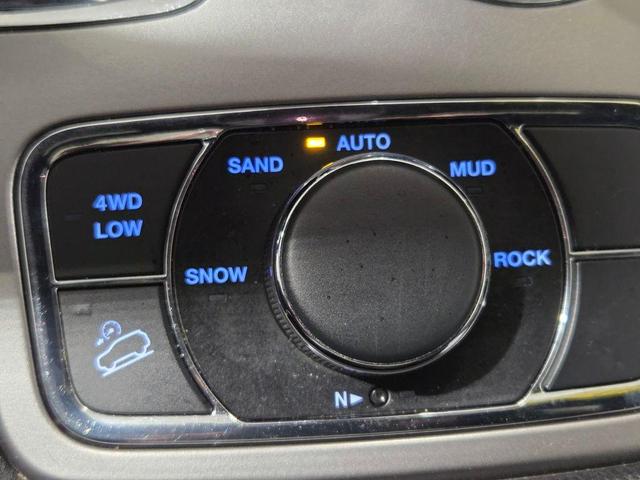 Photo of 2020 Granite Crystal Clearcoat Metallic Jeep Grand Cherokee