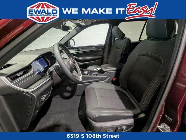 Photo of 2025 Velvet Red Pearlcoat Jeep Grand Cherokee