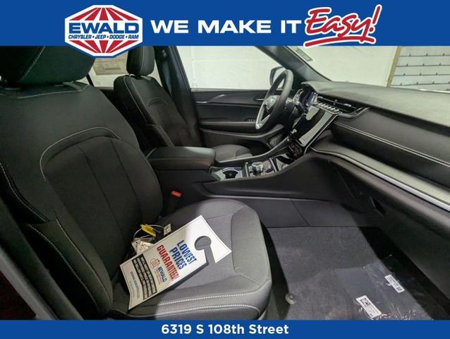 Photo of 2025 Velvet Red Pearlcoat Jeep Grand Cherokee