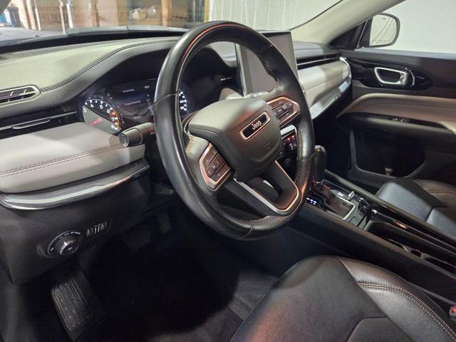 Photo of 2022 Velvet Red Pearlcoat Jeep Compass
