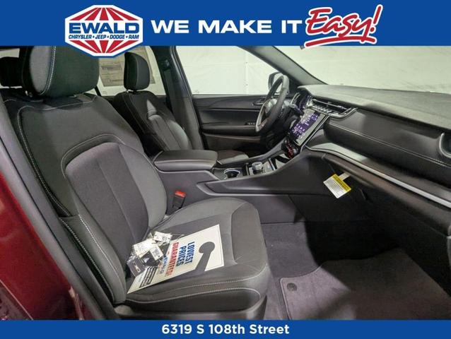 Photo of 2025 Velvet Red Pearlcoat Jeep Grand Cherokee