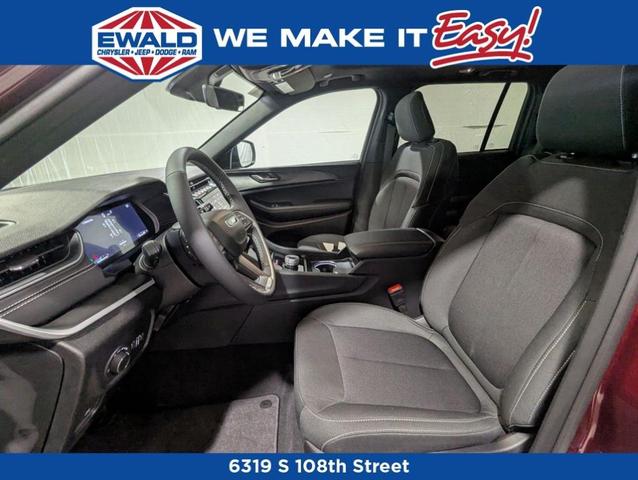 Photo of 2025 Velvet Red Pearlcoat Jeep Grand Cherokee