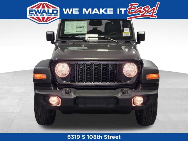 Photo of 2025 Granite Crystal Clearcoat Metallic Jeep Wrangler