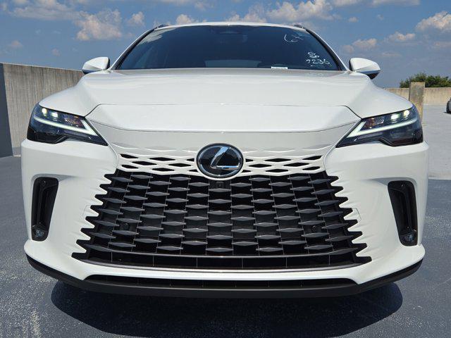 Photo of 2025 Eminent White Pearl Lexus RX 350
