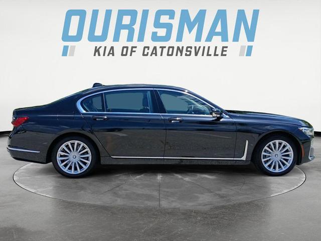 Photo of 2022 Black Sapphire Metallic BMW 740