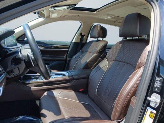 Photo of 2022 Black Sapphire Metallic BMW 740
