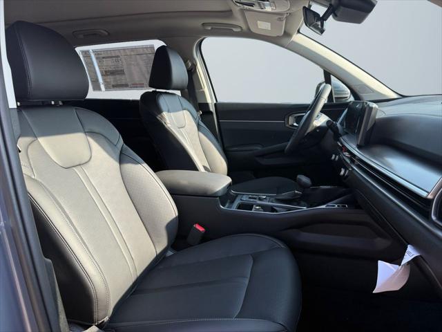 Photo of 2025 Everlasting Silver Kia Sorento
