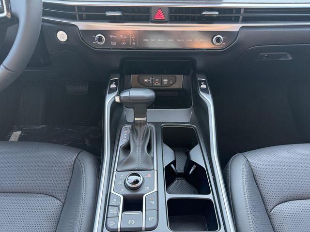 Photo of 2025 Wolf Gray Kia Sorento