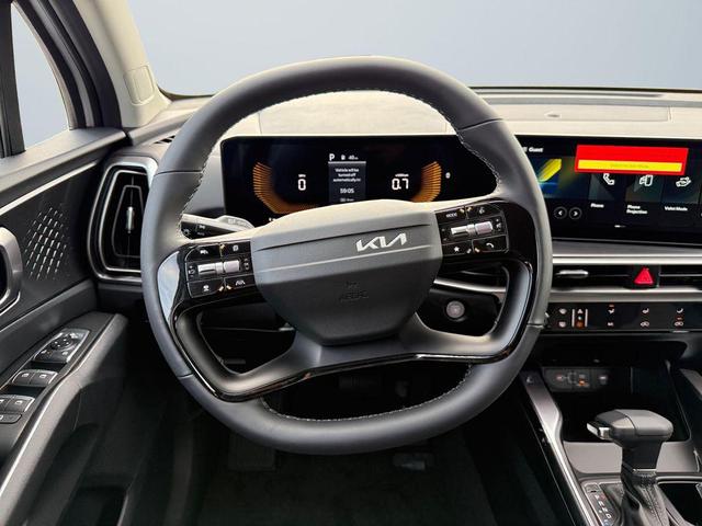 Photo of 2026 White Pearl Kia Sorento