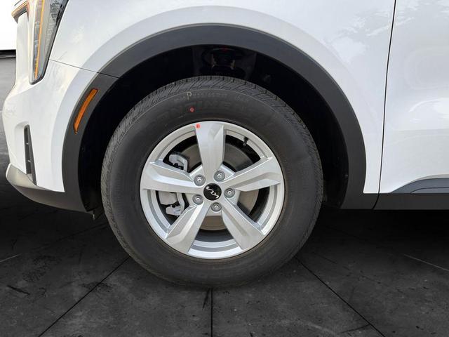 Photo of 2026 White Pearl Kia Sorento